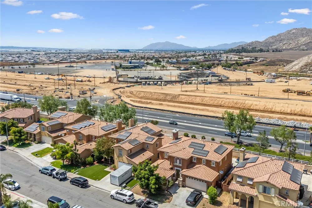 1180 Reisling Perris, CA 92571