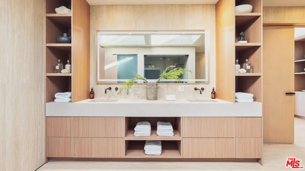12026 Benmore Terrace Los Angeles, CA 90049
