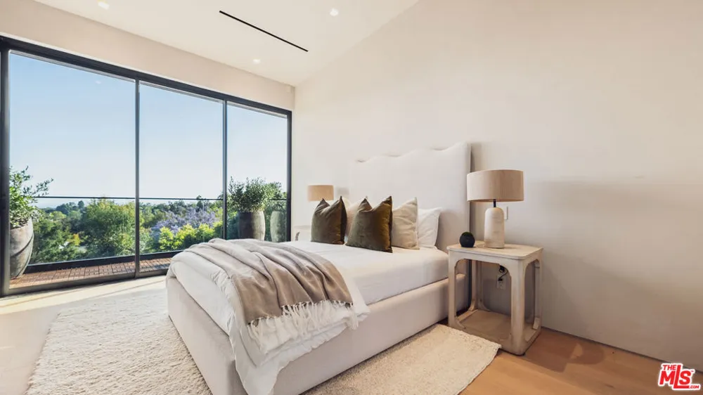12026 Benmore Terrace Los Angeles, CA 90049