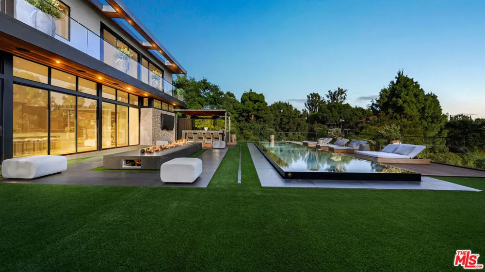 12026 Benmore Terrace Los Angeles, CA 90049