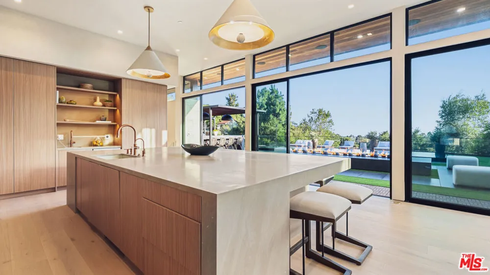 12026 Benmore Terrace Los Angeles, CA 90049