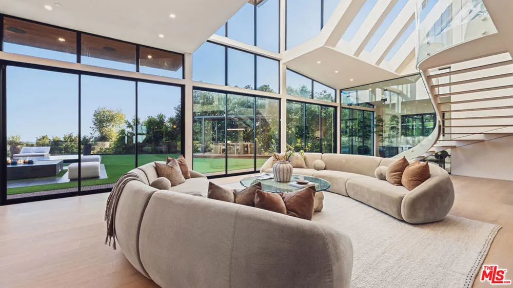 12026 Benmore Terrace Los Angeles, CA 90049