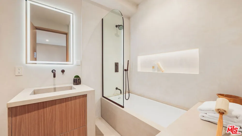 12026 Benmore Terrace Los Angeles, CA 90049