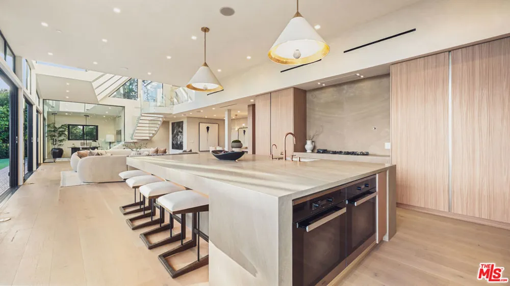 12026 Benmore Terrace Los Angeles, CA 90049