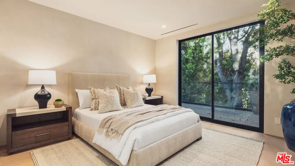12026 Benmore Terrace Los Angeles, CA 90049