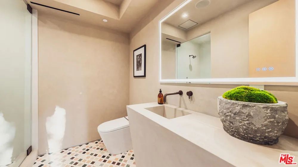 12026 Benmore Terrace Los Angeles, CA 90049
