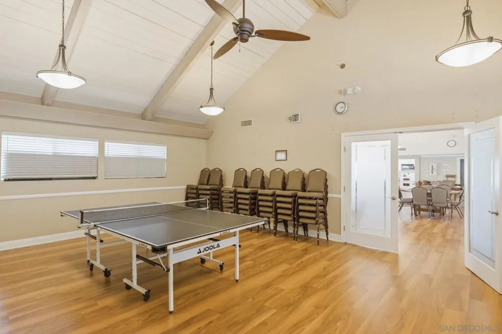 4233 Dawn Ln Oceanside, CA 92056