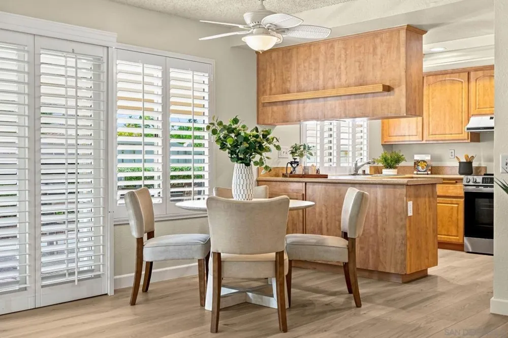 4233 Dawn Ln Oceanside, CA 92056
