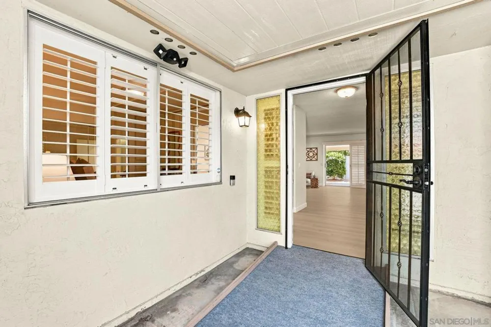 4233 Dawn Ln Oceanside, CA 92056