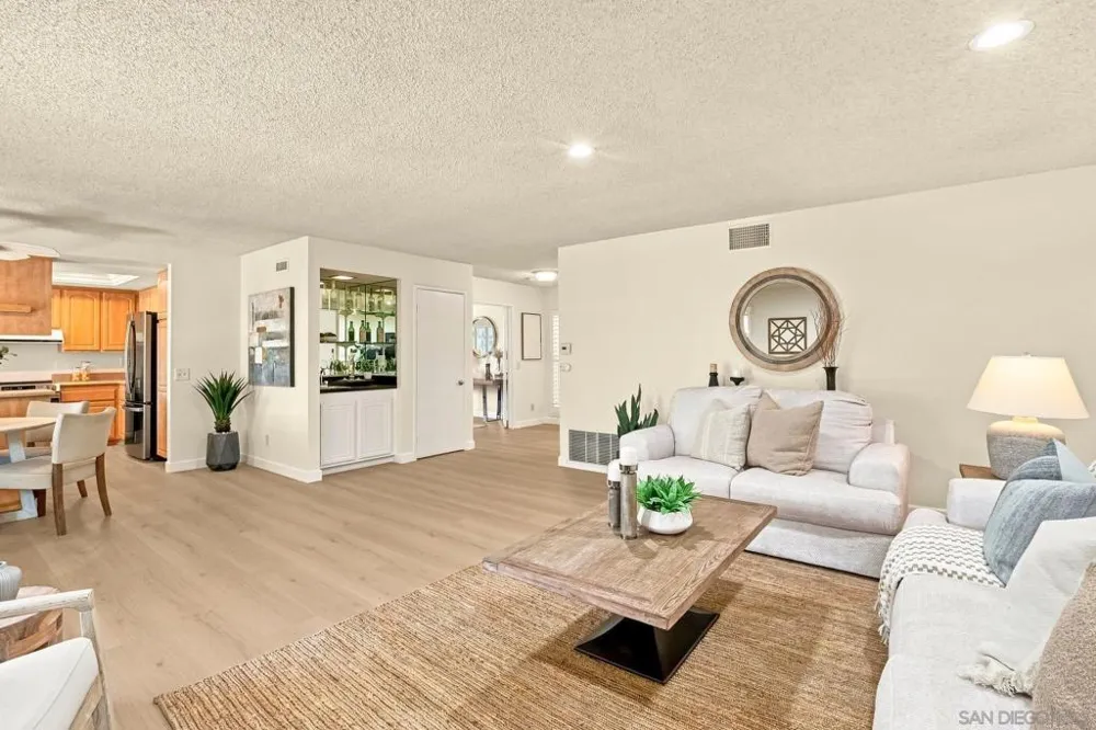 4233 Dawn Ln Oceanside, CA 92056