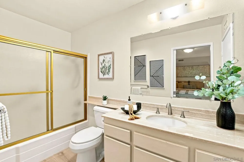 4233 Dawn Ln Oceanside, CA 92056