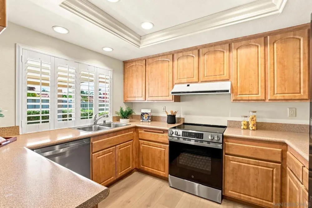 4233 Dawn Ln Oceanside, CA 92056