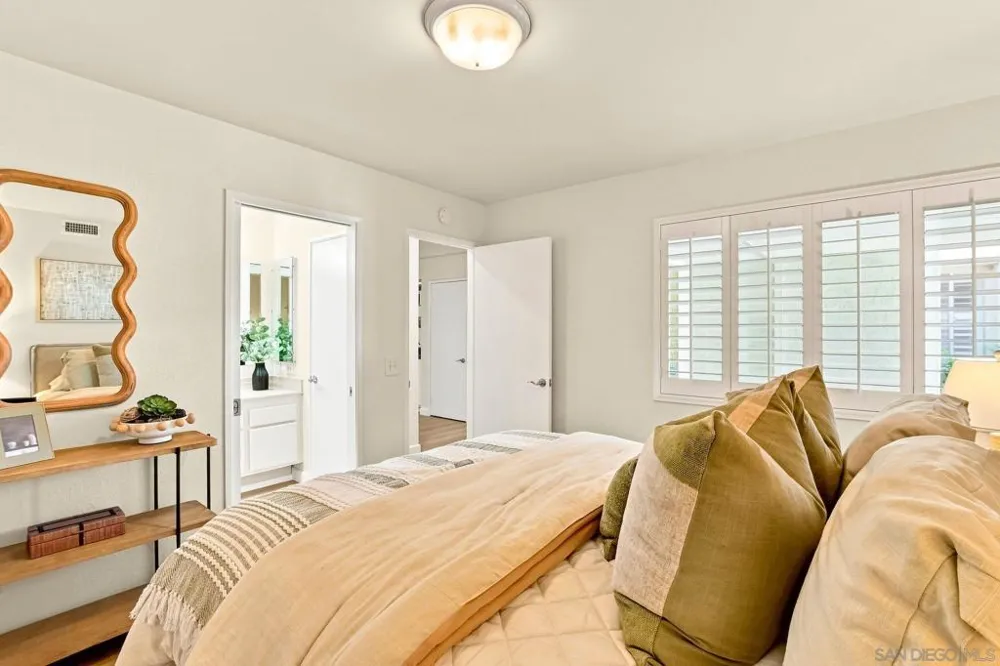 4233 Dawn Ln Oceanside, CA 92056