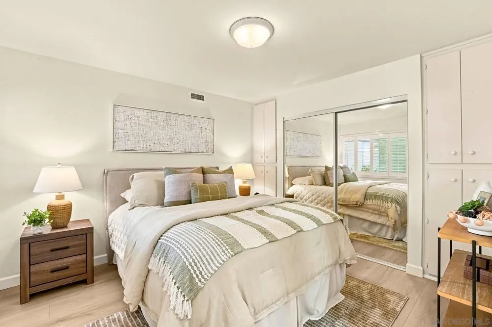4233 Dawn Ln Oceanside, CA 92056