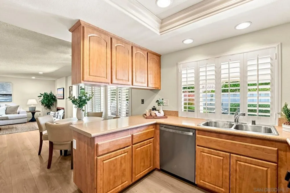 4233 Dawn Ln Oceanside, CA 92056