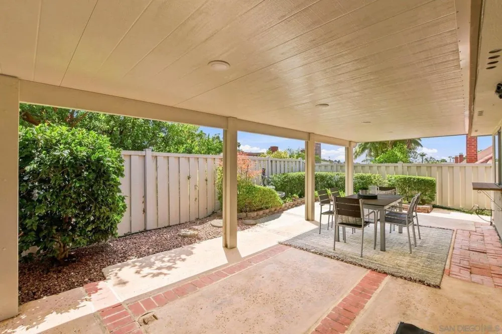 4233 Dawn Ln Oceanside, CA 92056