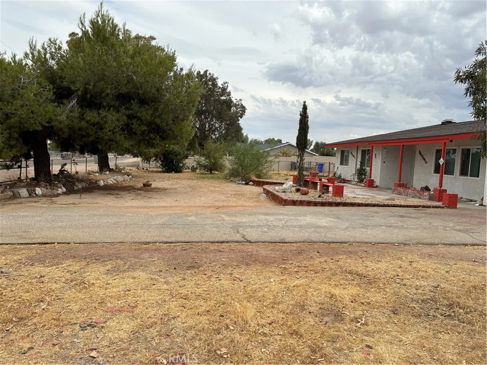 17721 Mauna Loa St Hesperia, CA 92345