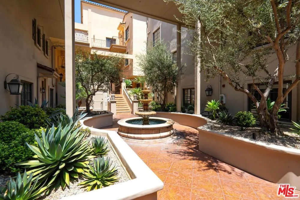 851 San Vicente Boulevard #117 West Hollywood, CA 90069