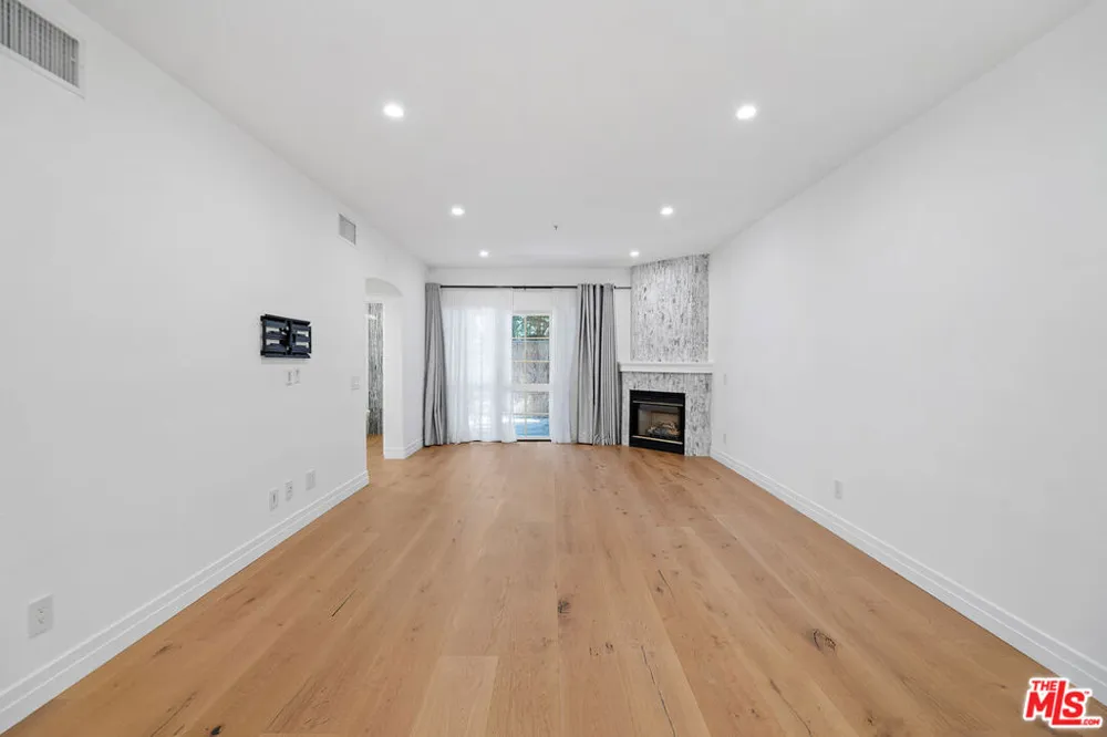 851 San Vicente Boulevard #117 West Hollywood, CA 90069
