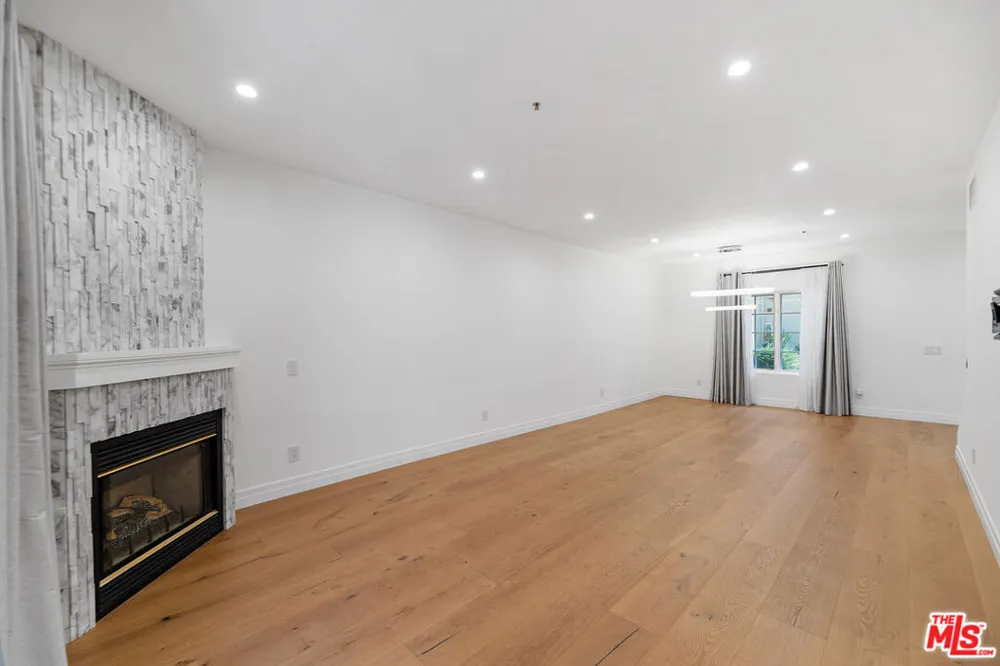 851 San Vicente Boulevard #117 West Hollywood, CA 90069