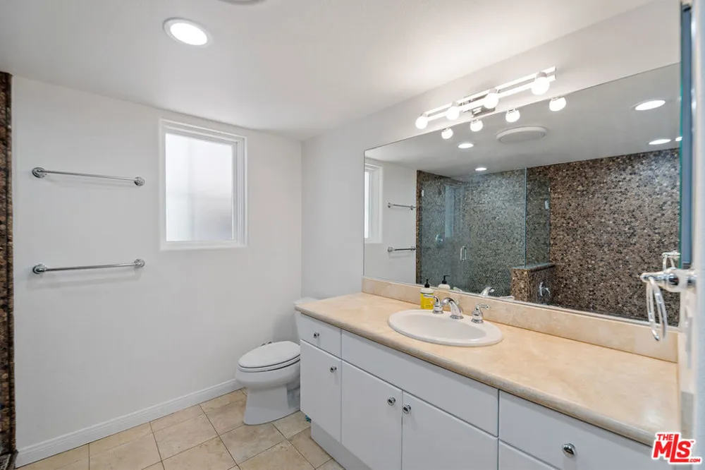 851 San Vicente Boulevard #117 West Hollywood, CA 90069