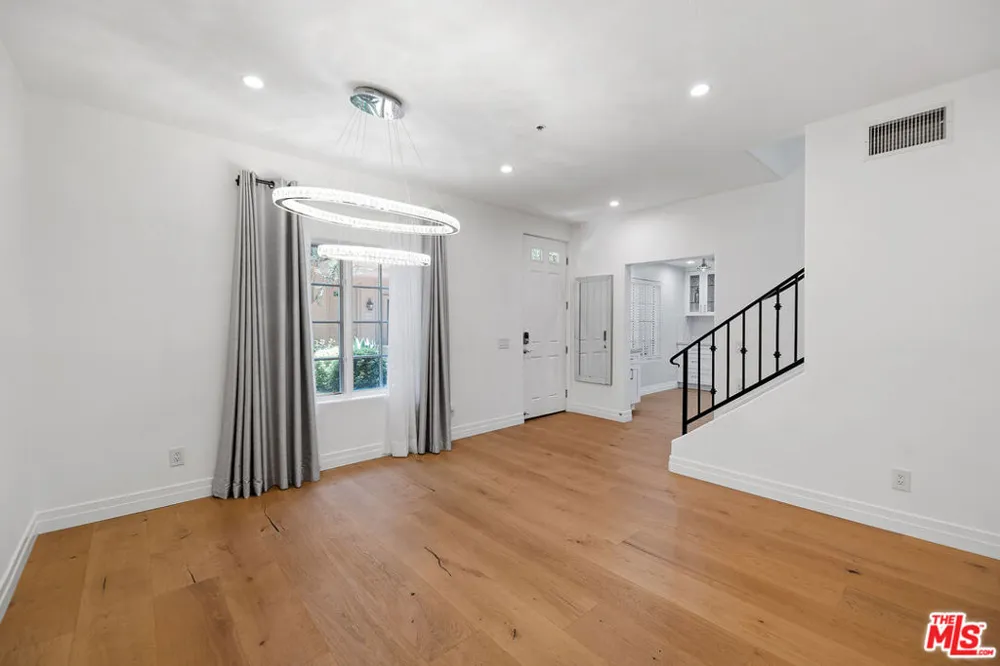 851 San Vicente Boulevard #117 West Hollywood, CA 90069