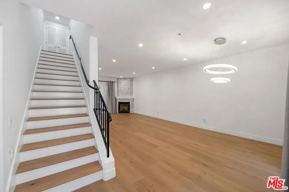 851 San Vicente Boulevard #117 West Hollywood, CA 90069