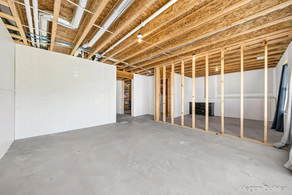7504 Shorewood Street Allendale, MI 49401