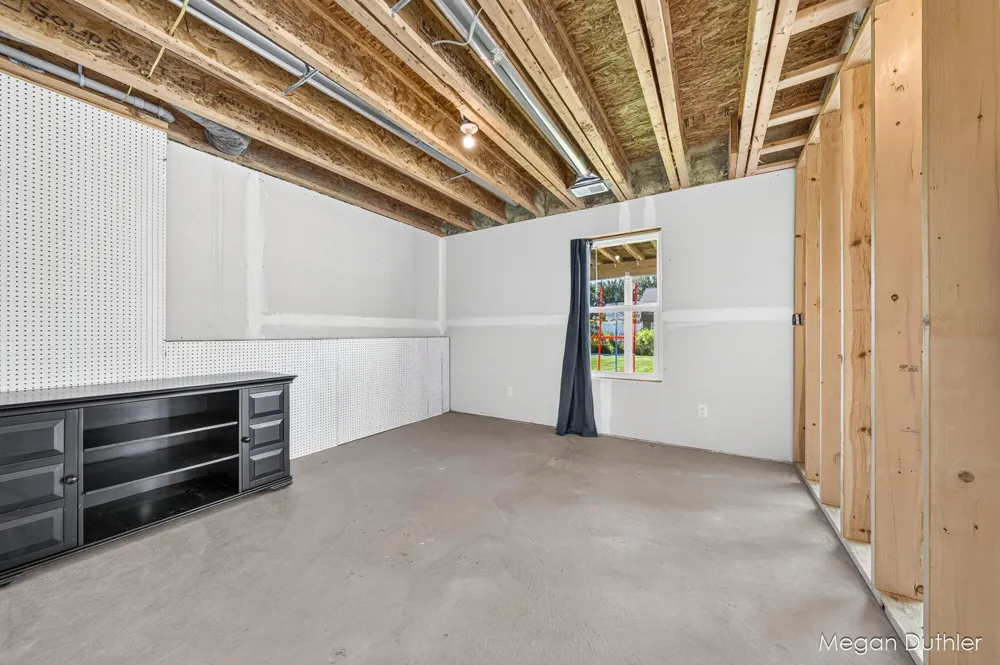 7504 Shorewood Street Allendale, MI 49401