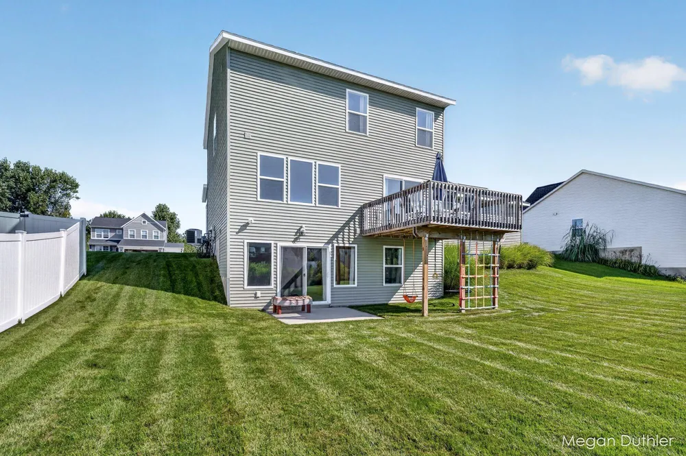7504 Shorewood Street Allendale, MI 49401