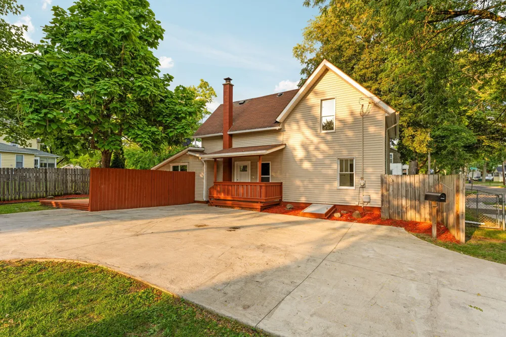 412 Quarry Street Jackson, MI 49201