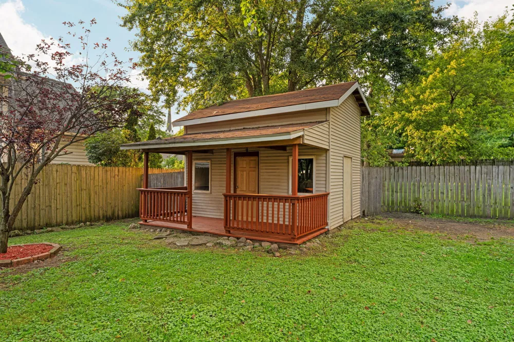 412 Quarry Street Jackson, MI 49201