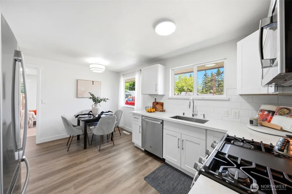 1615 165th Place Shoreline, WA 98133