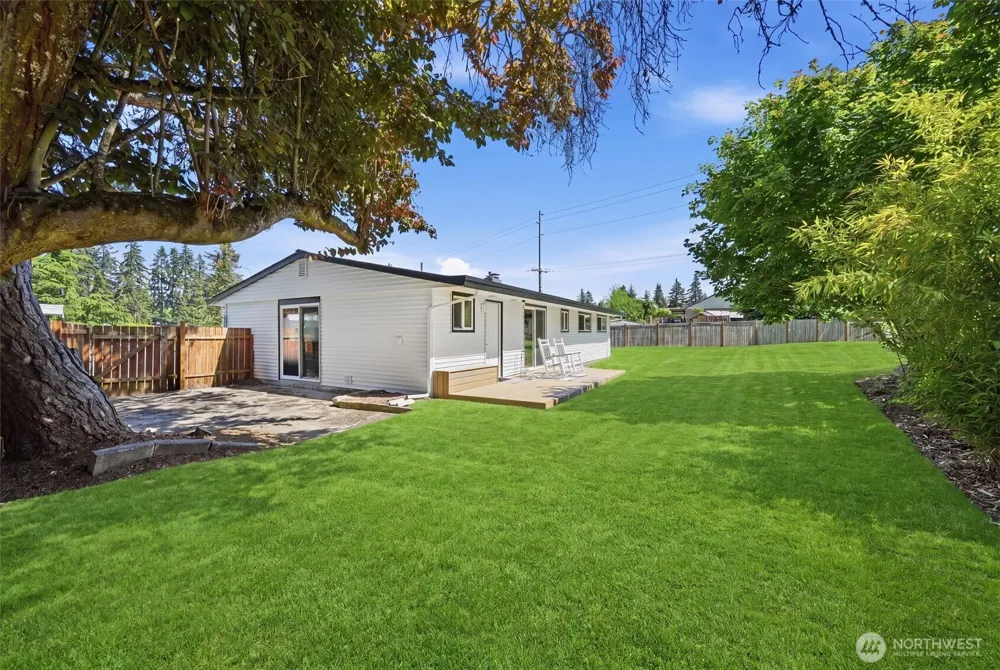 1615 165th Place Shoreline, WA 98133