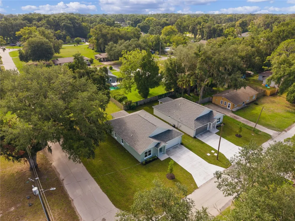 110 SEQUOIA TRAIL Ocklawaha, FL 32179