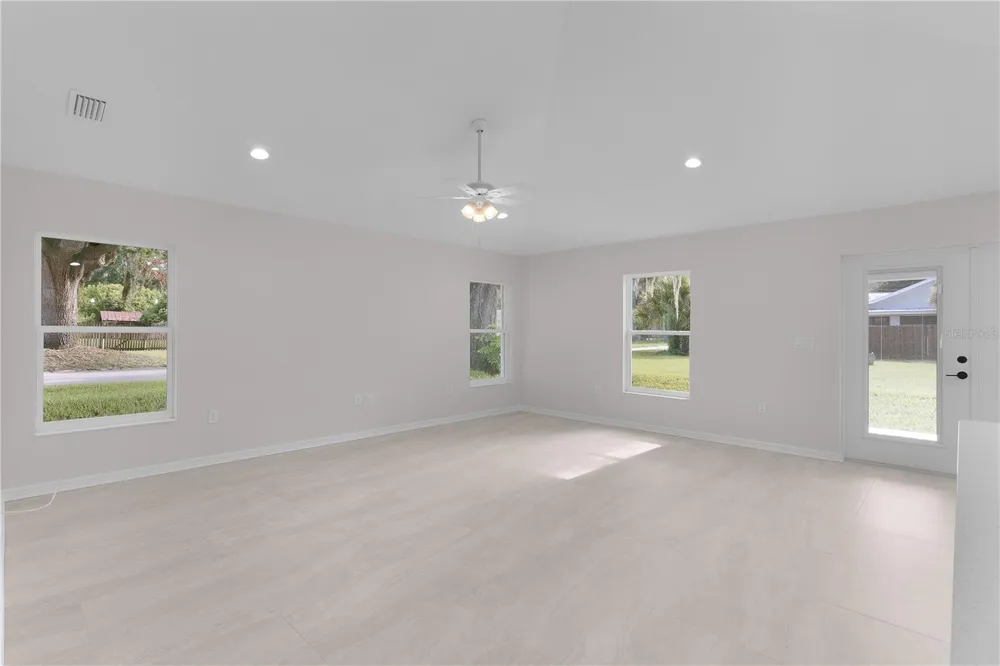 110 SEQUOIA TRAIL Ocklawaha, FL 32179