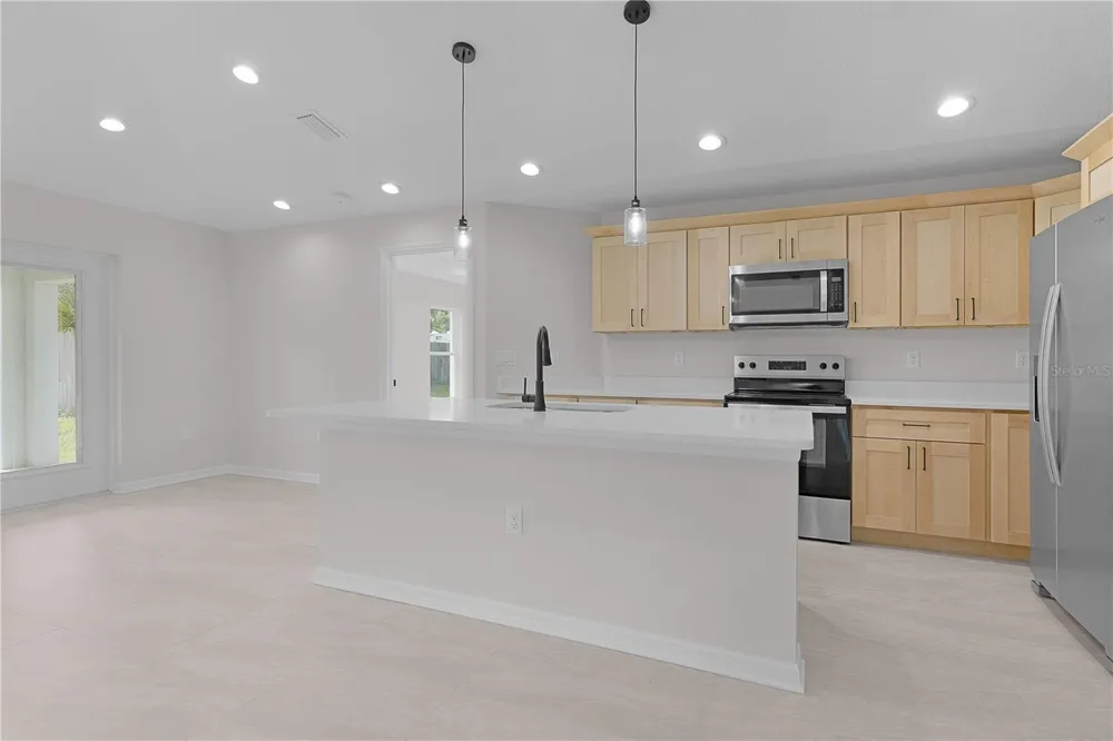 110 SEQUOIA TRAIL Ocklawaha, FL 32179