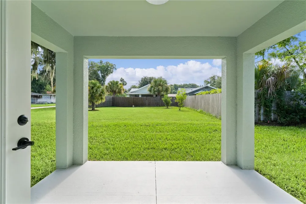 110 SEQUOIA TRAIL Ocklawaha, FL 32179