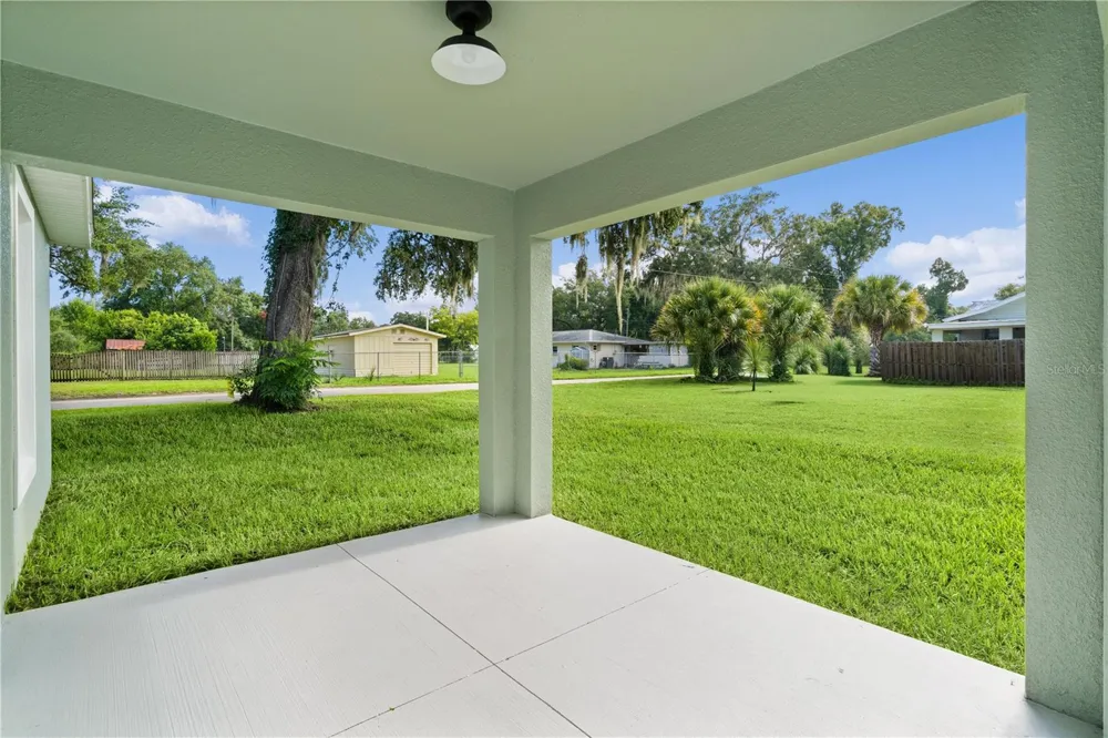 110 SEQUOIA TRAIL Ocklawaha, FL 32179