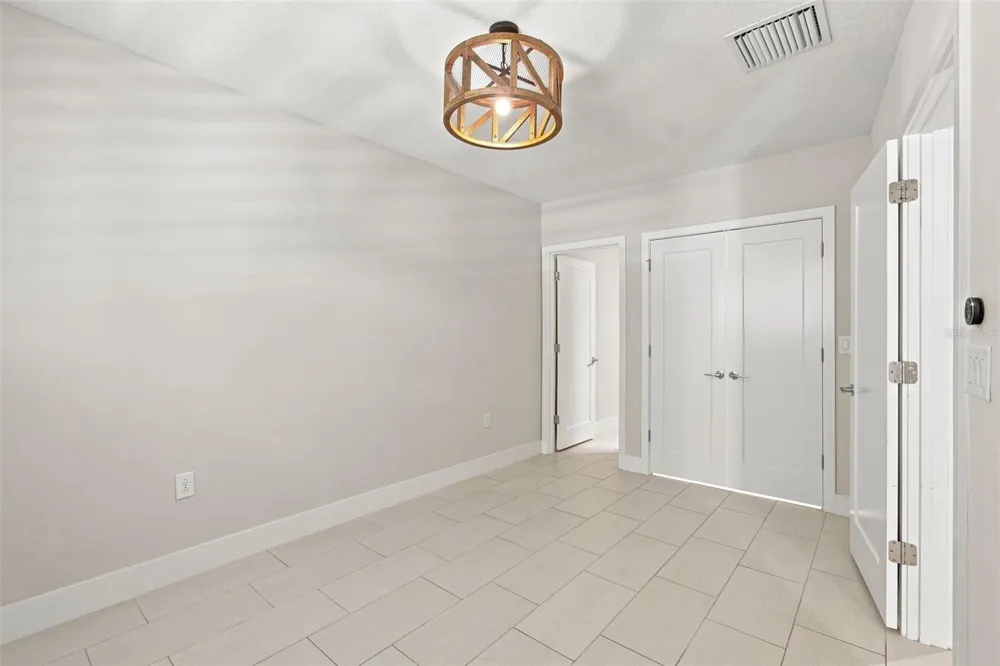 931 ARLINGTON AVENUE St Petersburg, FL 33705