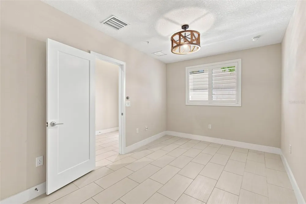 931 ARLINGTON AVENUE St Petersburg, FL 33705
