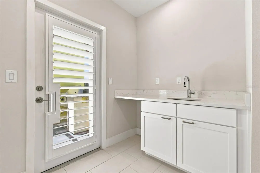 931 ARLINGTON AVENUE St Petersburg, FL 33705