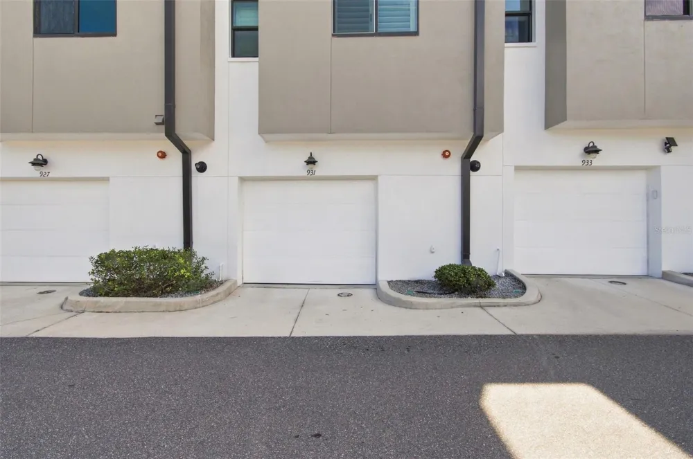 931 ARLINGTON AVENUE St Petersburg, FL 33705