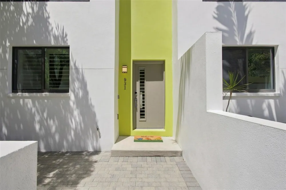 931 ARLINGTON AVENUE St Petersburg, FL 33705
