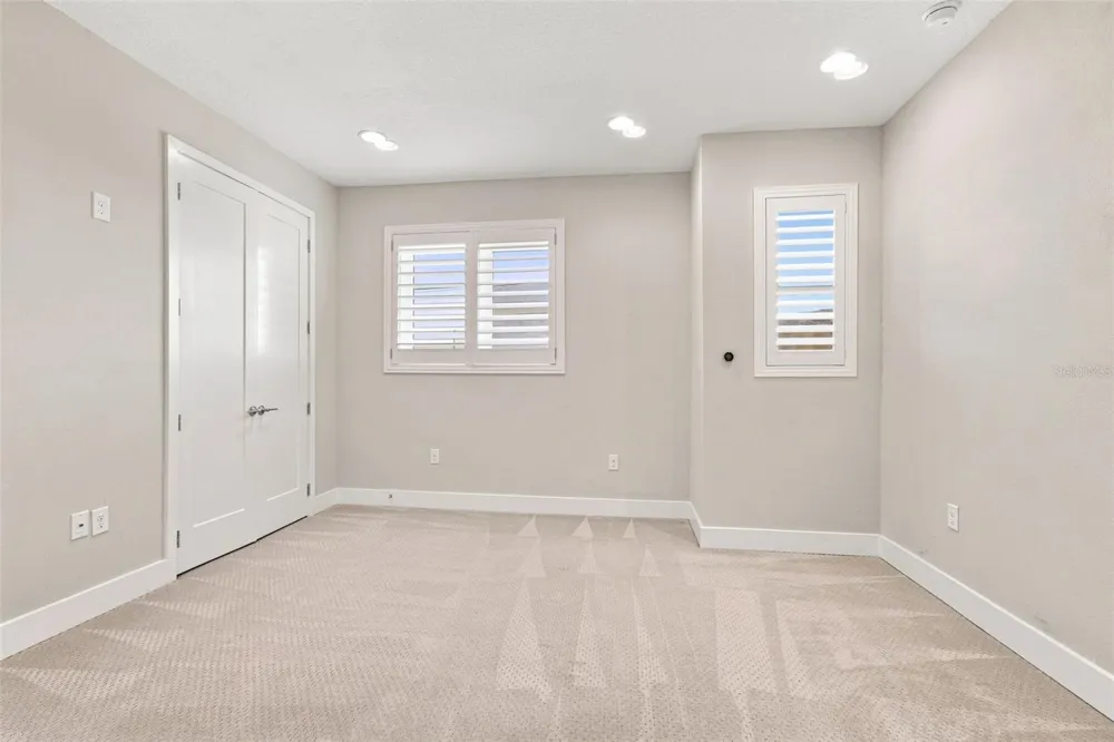 931 ARLINGTON AVENUE St Petersburg, FL 33705