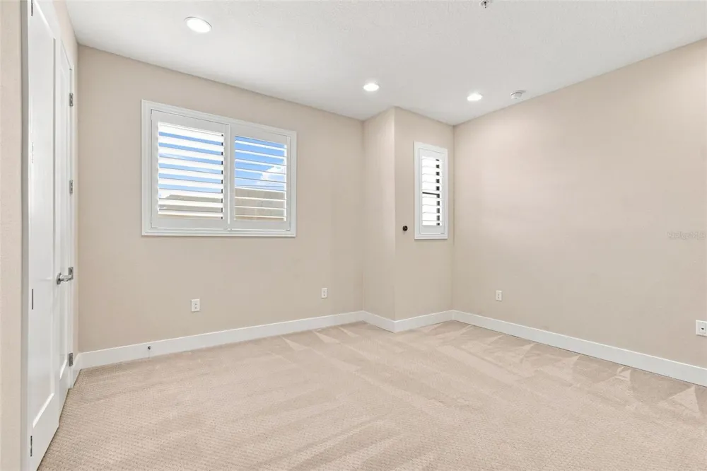 931 ARLINGTON AVENUE St Petersburg, FL 33705