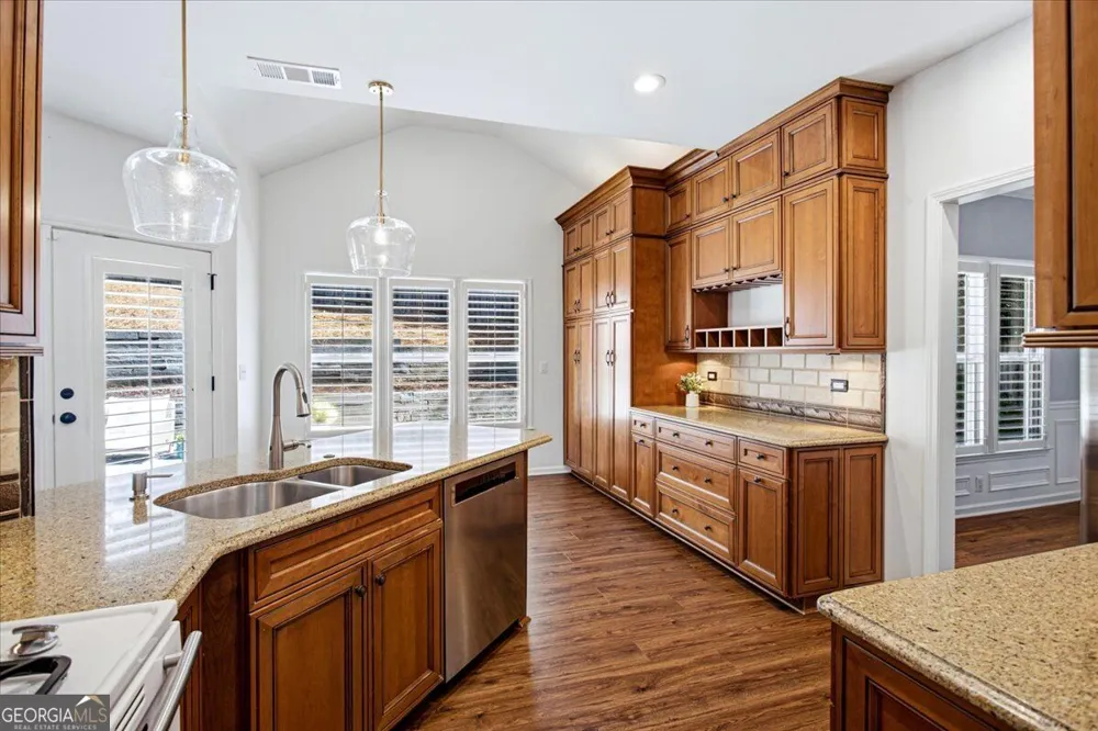 2175 Monroe DR Alpharetta, GA 30004