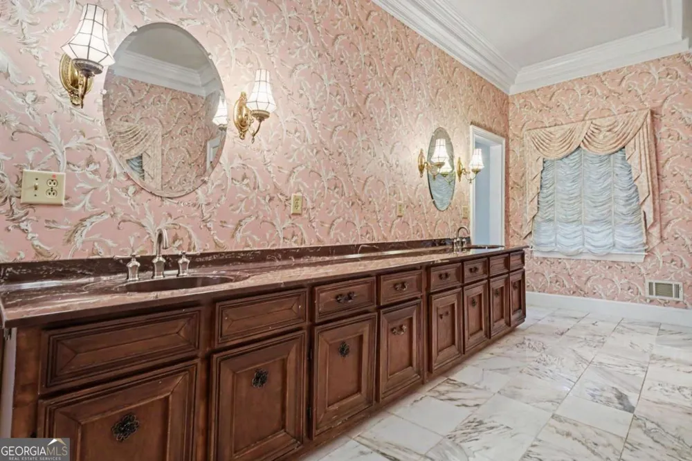 6415 River Chase CIR Sandy Springs, GA 30328