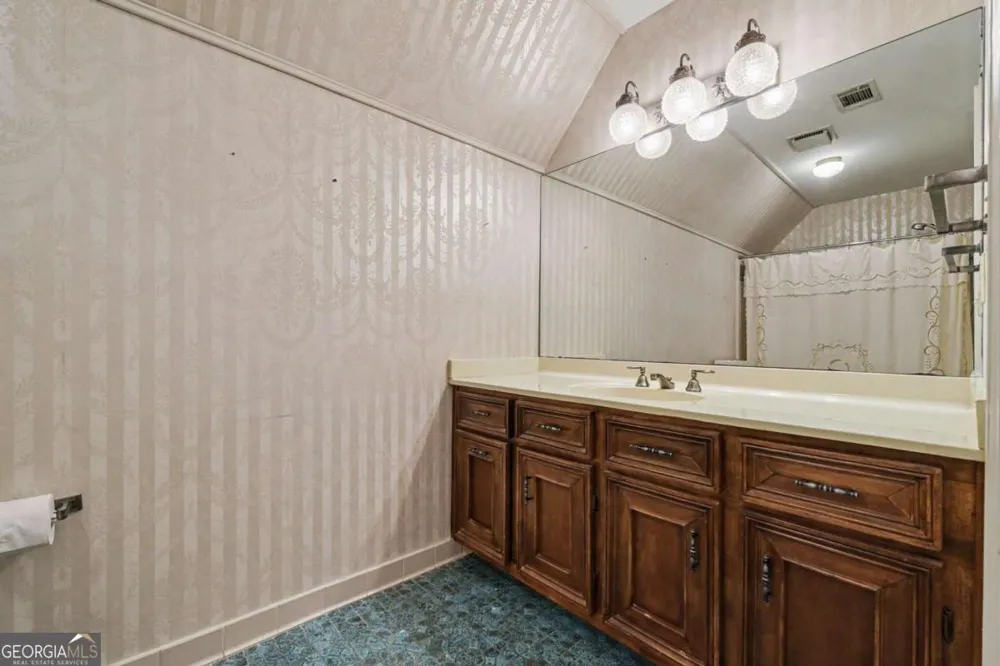 6415 River Chase CIR Sandy Springs, GA 30328