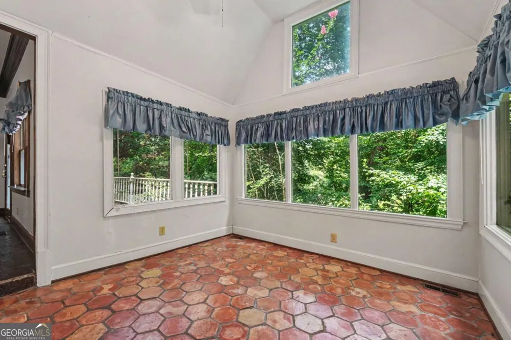 6415 River Chase CIR Sandy Springs, GA 30328